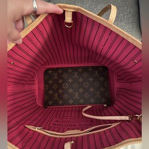 Louis Vuitton Neverful Medium tote